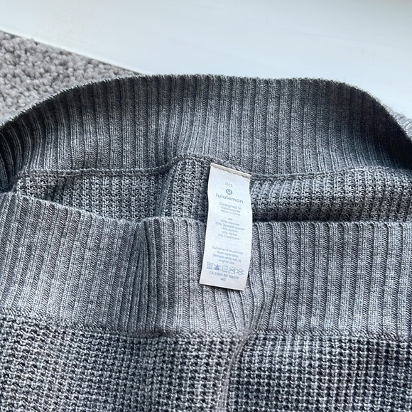 Lululemon o/s poncho grey knit - Picture 2 of 7